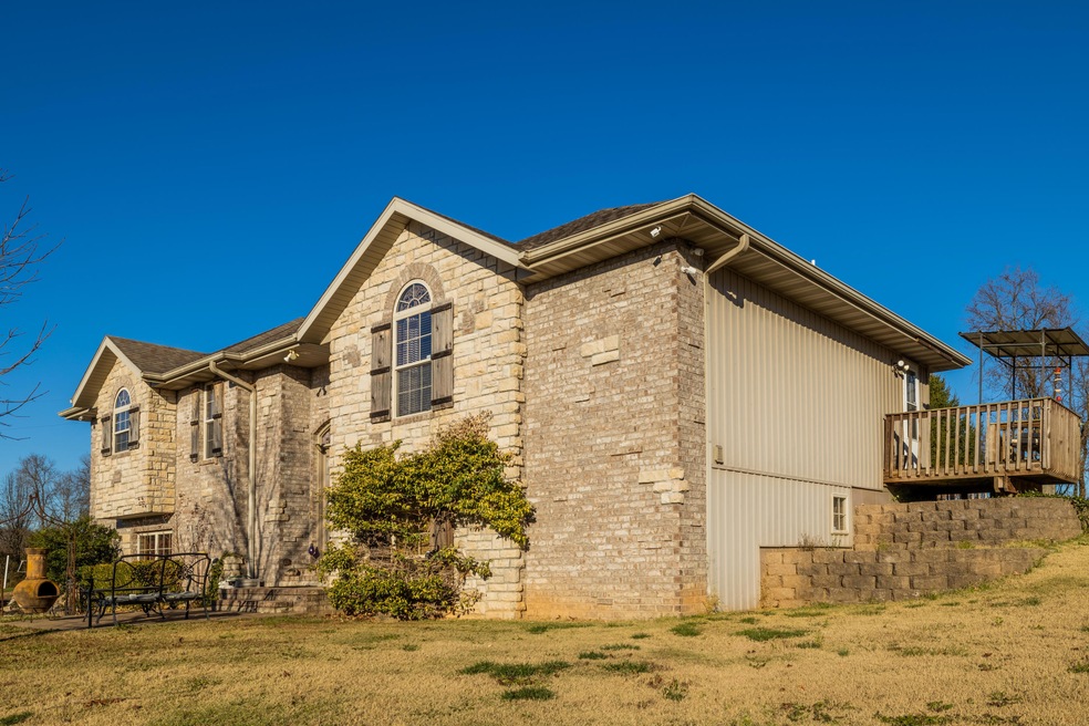 940 S Old Riverdale Rd, Nixa, MO 65714 - photo 1