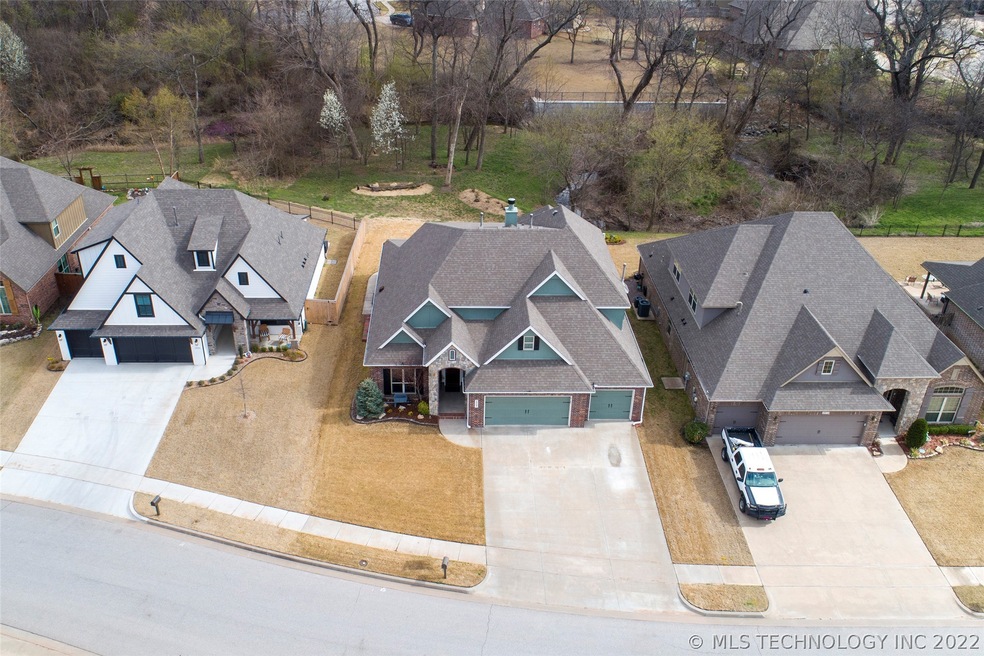 Quality built/McCarville home on premium lot. Back