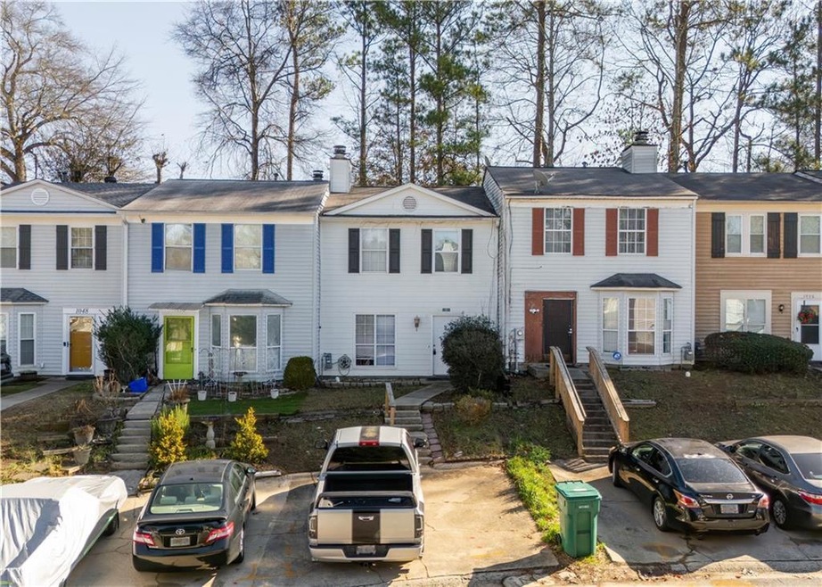 1052 Huntington Trace SE, Smyrna, GA 30082 - photo 1