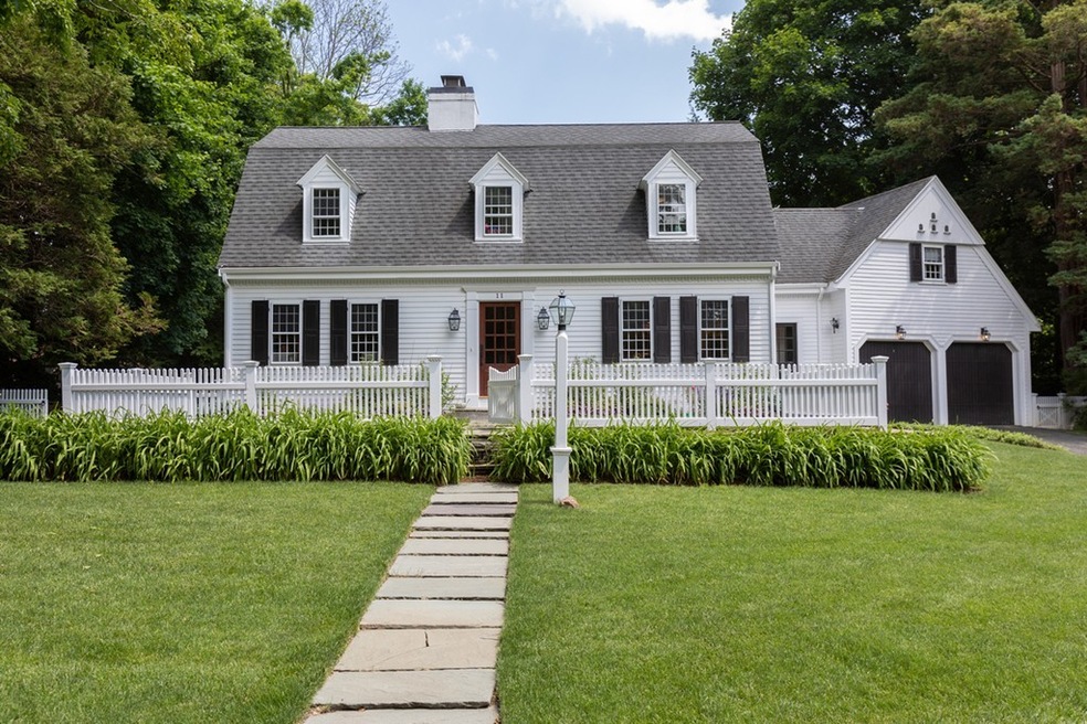 11 Arnold Rd, Wellesley Hills, MA 02481 - photo 1