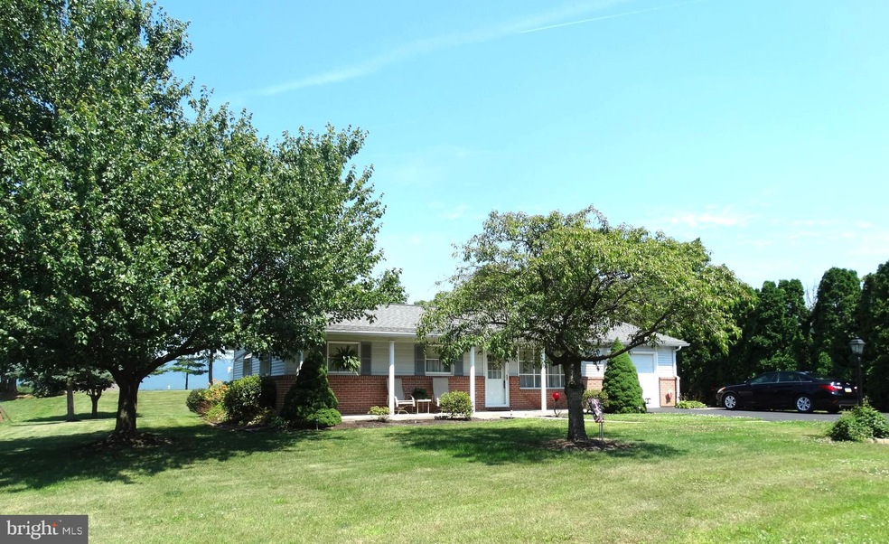 4 Canterbury Dr, Chambersburg, PA 17201 - photo 1