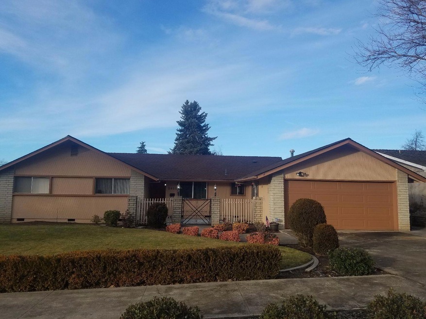 2021 Hybiscus St, Medford, OR 97504 - photo 1