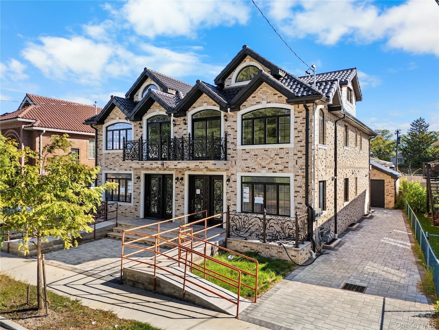 71-39 166th St, Fresh Meadows, NY 11365 - photo 1