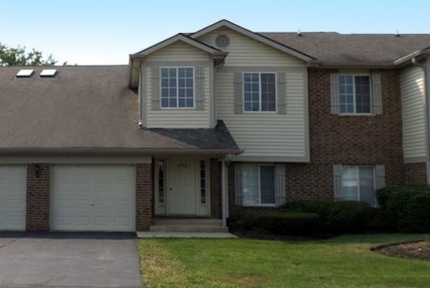 1711 Chesapeake Ln unit 4, Schaumburg, IL 60193 - photo 1