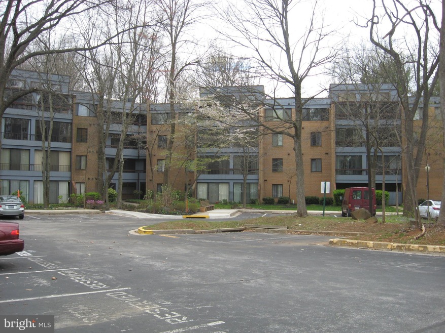 6350 Red Cedar Place unit 311, Baltimore, MD 21209 - photo 1