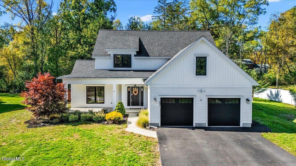 691 St Marks Ln, Niskayuna, NY 12309 - photo 1