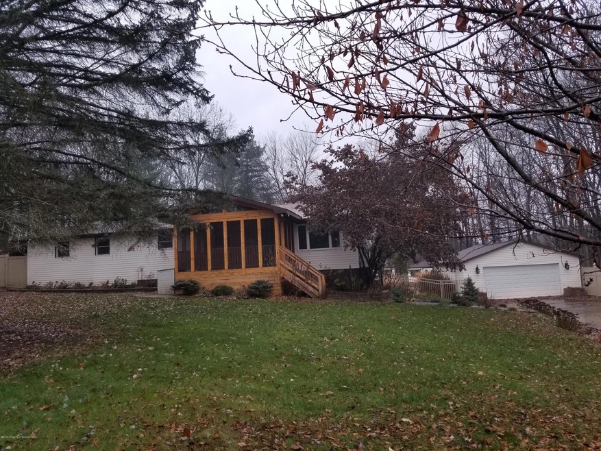 547 S Main St, Pittston, PA 18640 - photo 1