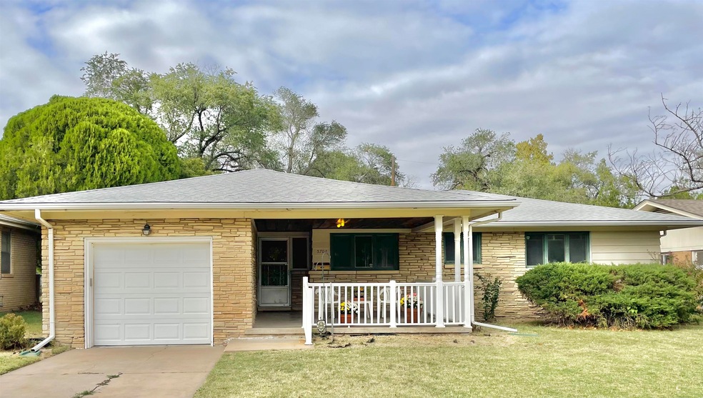 Welcome home  5702 E 10th St N