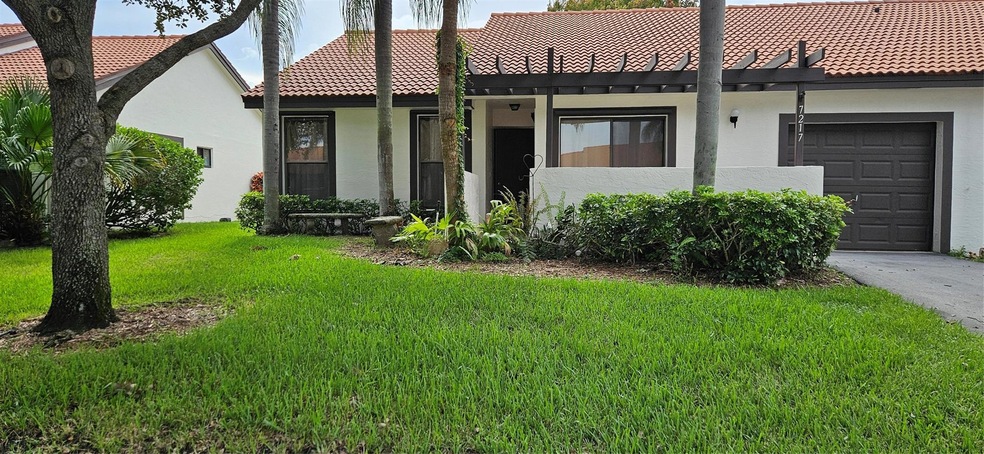 7217 Primrose Ln, Tamarac, FL 33321 - photo 1