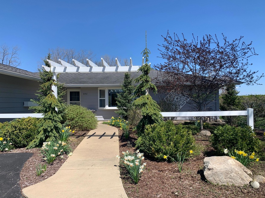 5751 Browns Lake 15