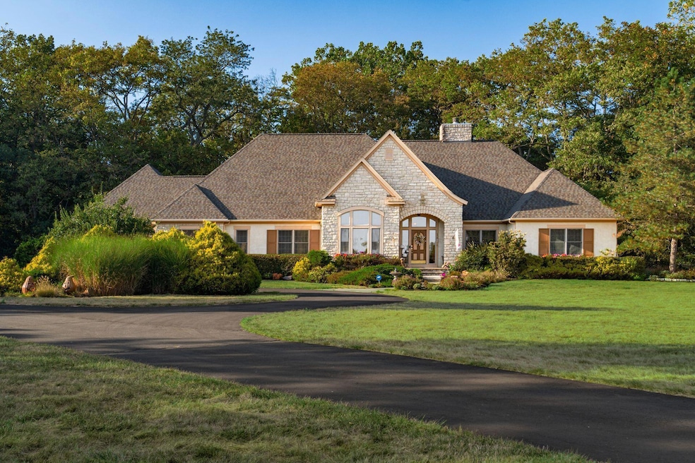 004_edfe_i 545 Trillium 229-2