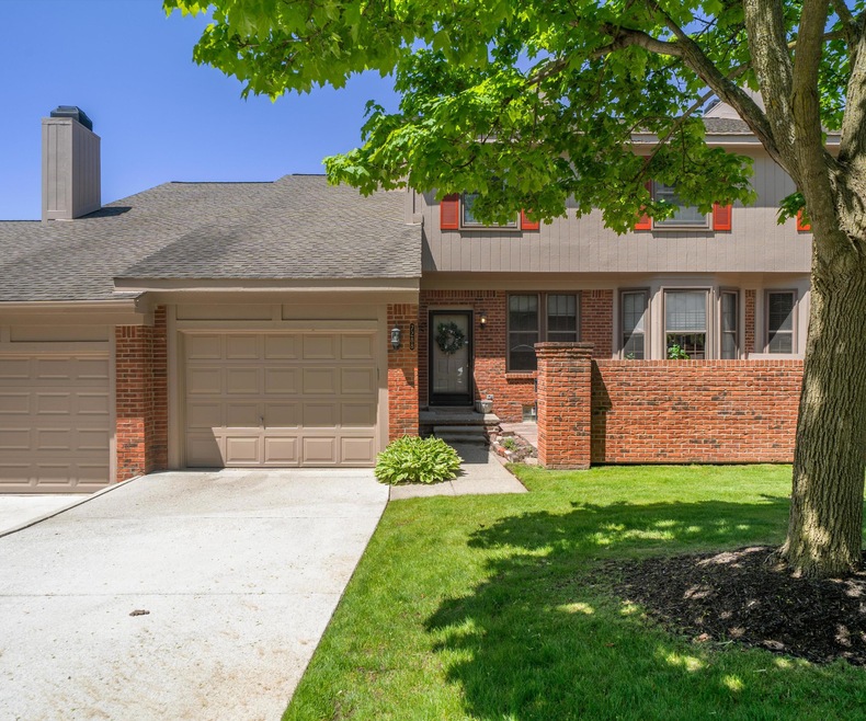 7288 Danbrooke unit 125, West Bloomfield, MI 48322 - photo 1