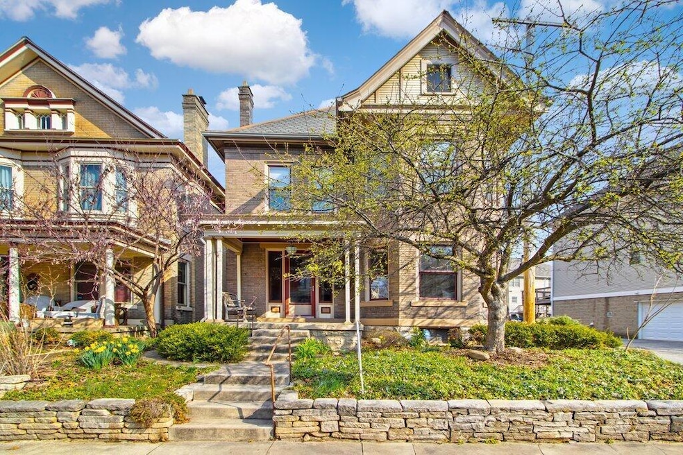 90 W Hubbard Ave, Columbus, OH 43215 - photo 1