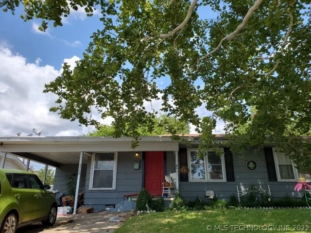 1739 Tower Dr, Ardmore, OK 73401 - photo 1