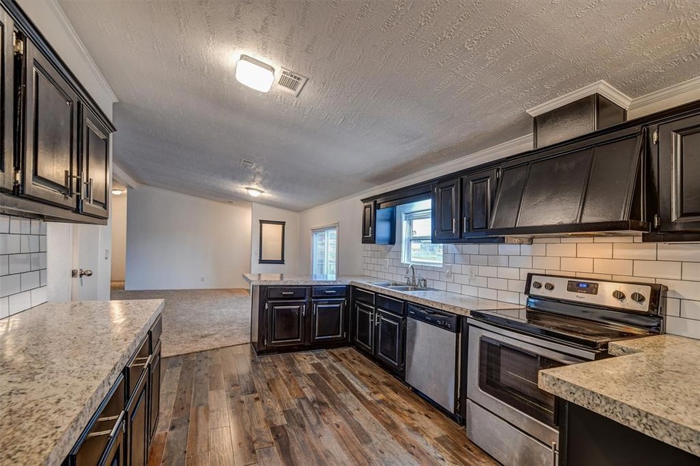 675 Mesa Ridge, Decatur, TX 76234 - photo 1