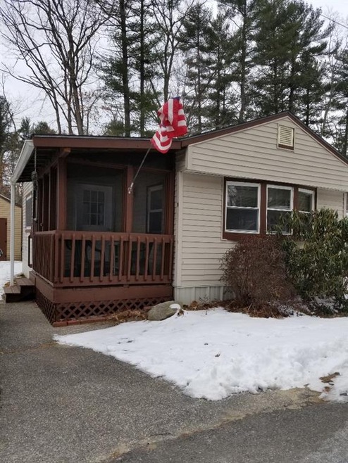 31 Page Rd unit 10, Litchfield, NH 03052 - photo 1