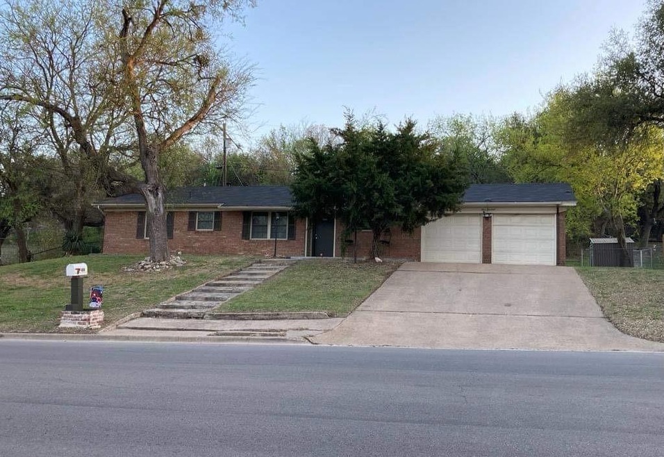 414 E Robertson Ave, Copperas Cove, TX 76522 - photo 1