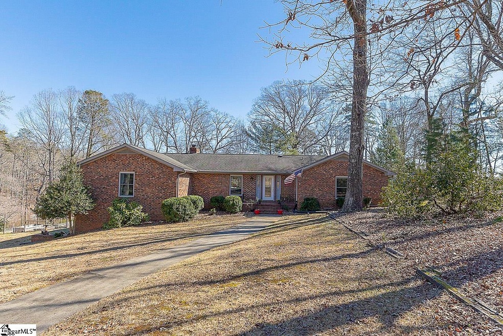 416 N Kensington Rd, Greenville, SC 29617 - photo 1