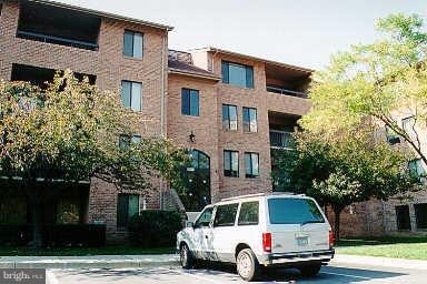 11419 Commonwealth Dr unit 102, Rockville, MD 20852 - photo 1