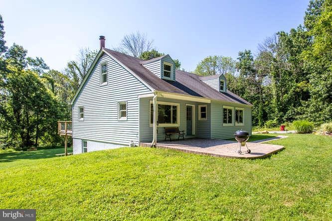 19328 Garretts Mill Rd, Knoxville, MD 21758 - photo 1