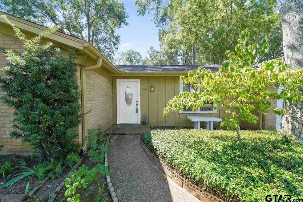 1209 1209 Hubbard Dr, Tyler, TX 75701 - photo 1