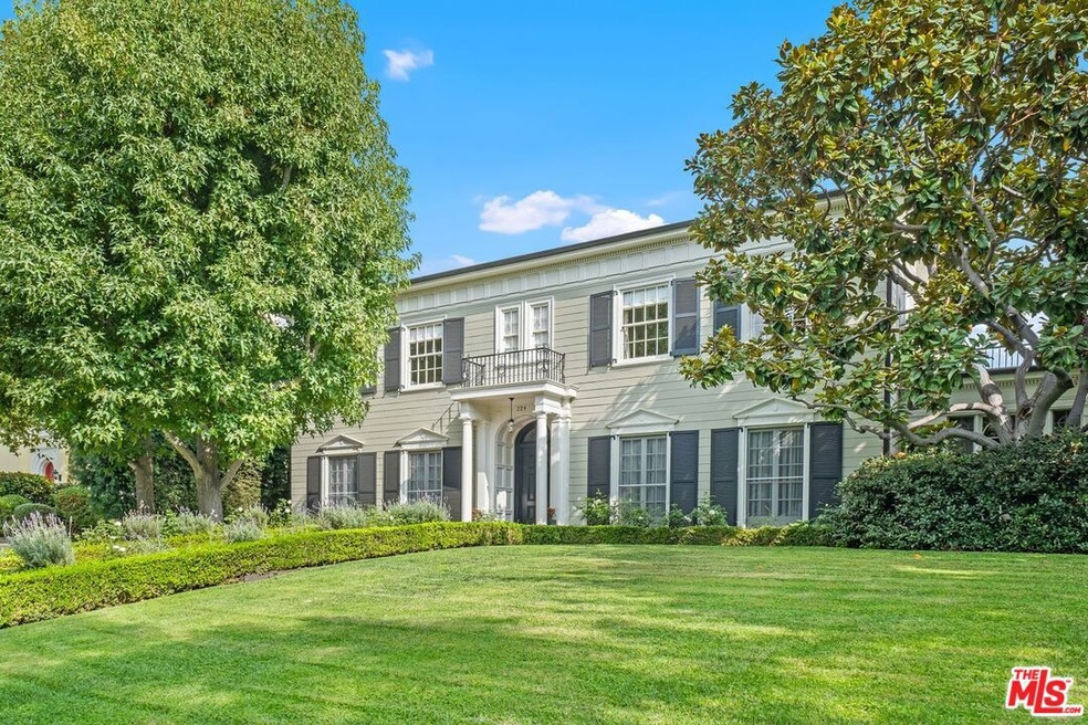 Sold $4,350,000 • Co-Listing Agent