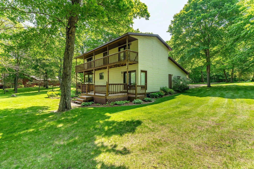 Pending $699,900