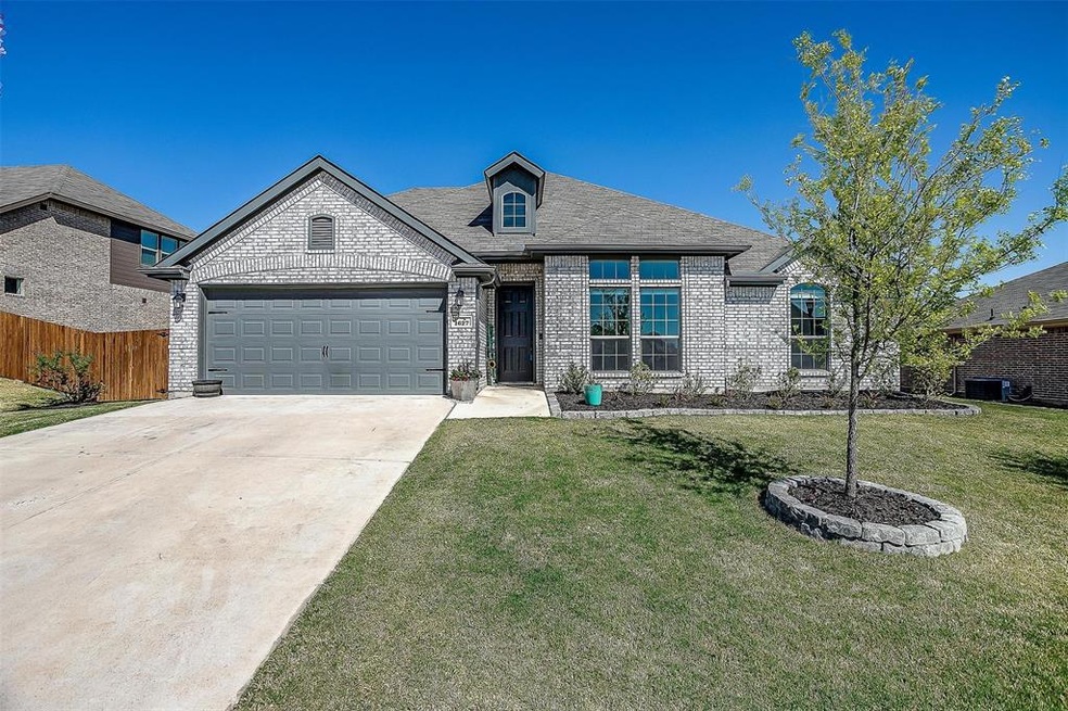 1627 Glade Meadows Dr, Burleson, TX 76058 - photo 1