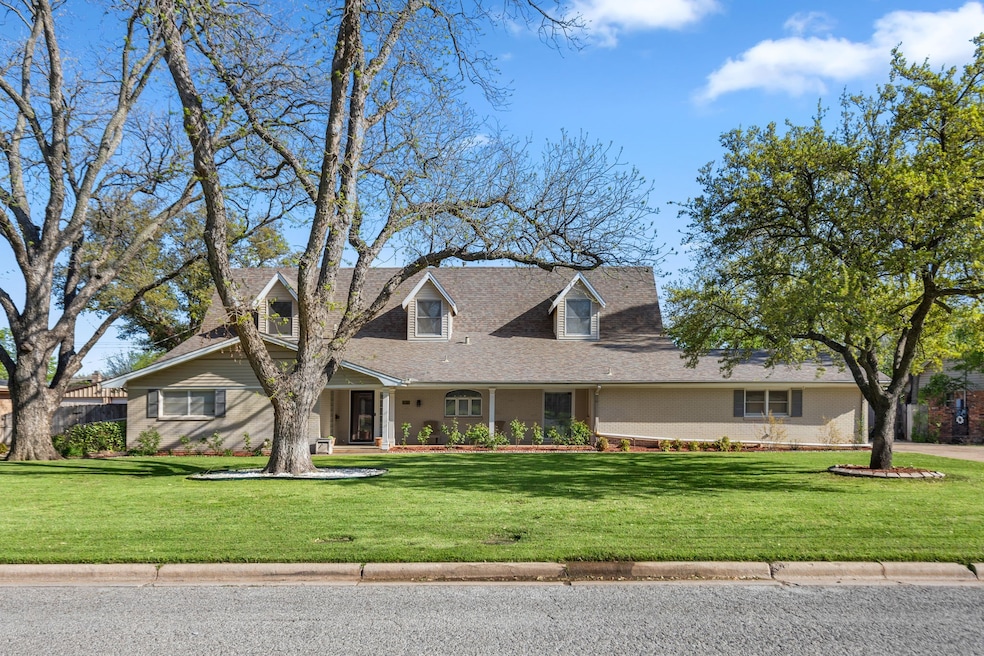 2623 Amherst Dr, Wichita Falls, TX 76308 - photo 1