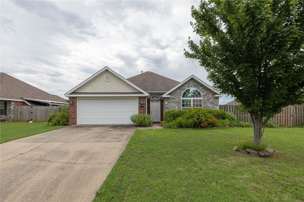 1533 Leesburg Ave, Springdale, AR 72764 - photo 1