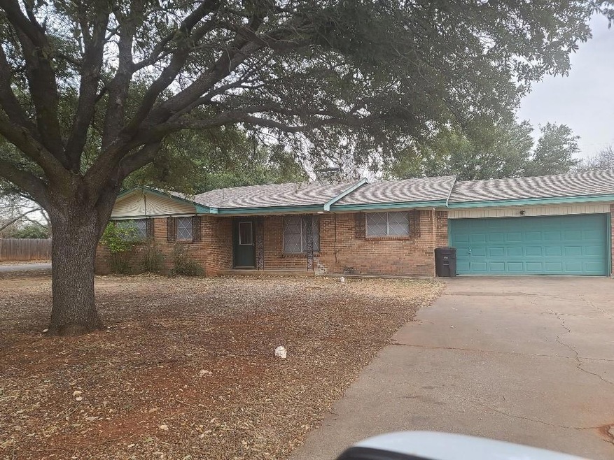 1101 Sheridan Ln, Cleburne, TX 76033 - photo 1