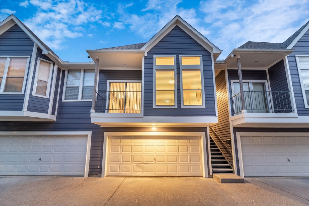 735 Arlington St unit 2, Houston, TX 77007 - photo 1