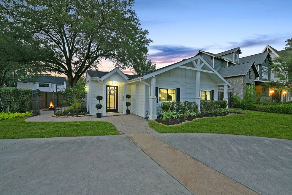 986 Althea Dr, Houston, TX 77018 - photo 1