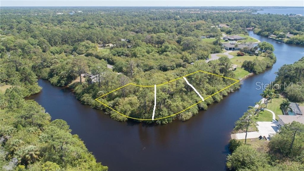 There are 3 lots for sale.  This lot is located on the left of these lots.  This photo is to show the proximity to the Myakka River and that there are three separate lots.  Please see other adjacent listings.