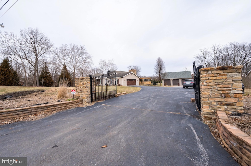 608 Torytown Rd, Bunker Hill, WV 25413 - photo 1