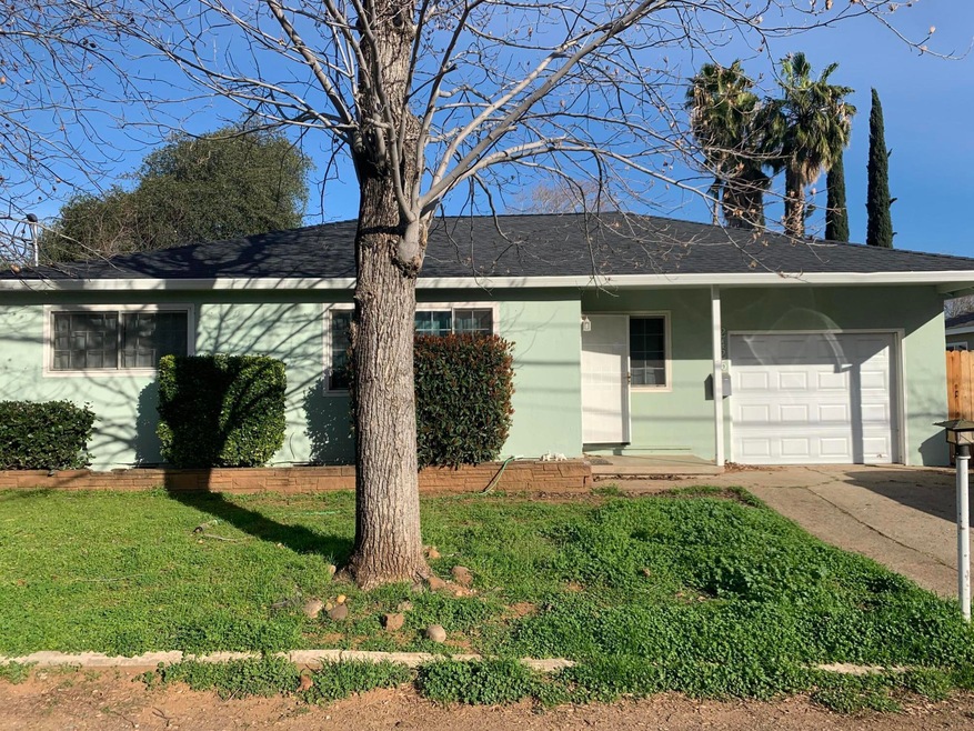 2425 Beverly Dr, Redding, CA 96002 - photo 1