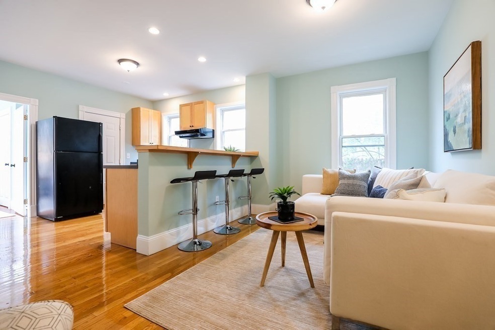 206 Hurley St unit 1, Cambridge, MA 02141 - photo 1