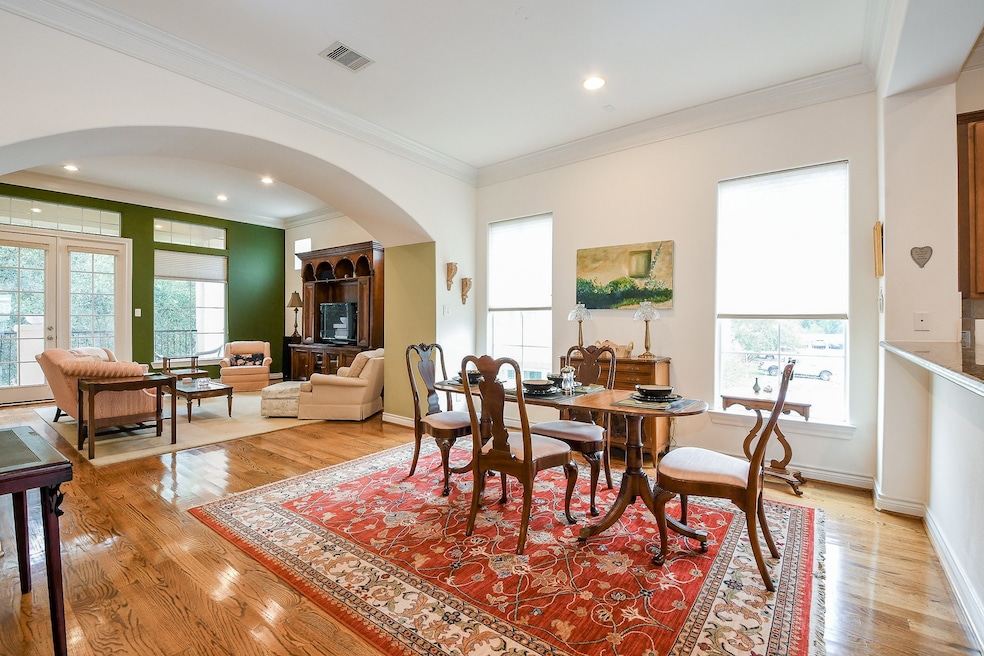 9127 Harbor Hills Dr, Houston, TX 77054 - photo 1