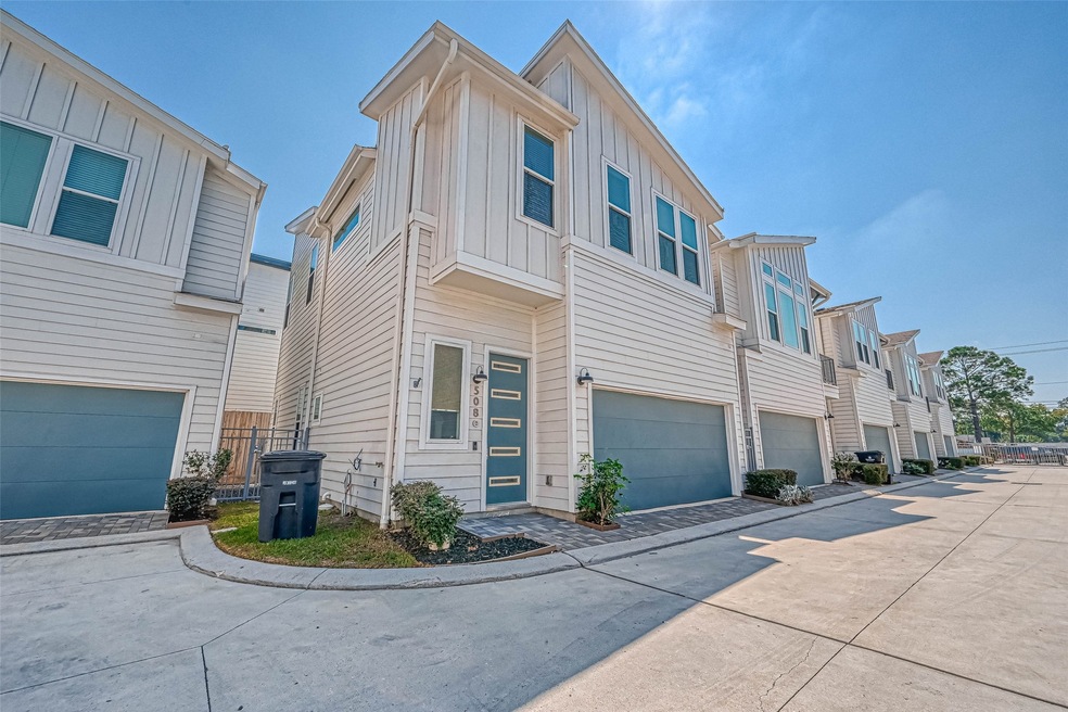 508 W Donovan St unit E, Houston, TX 77091 - photo 1