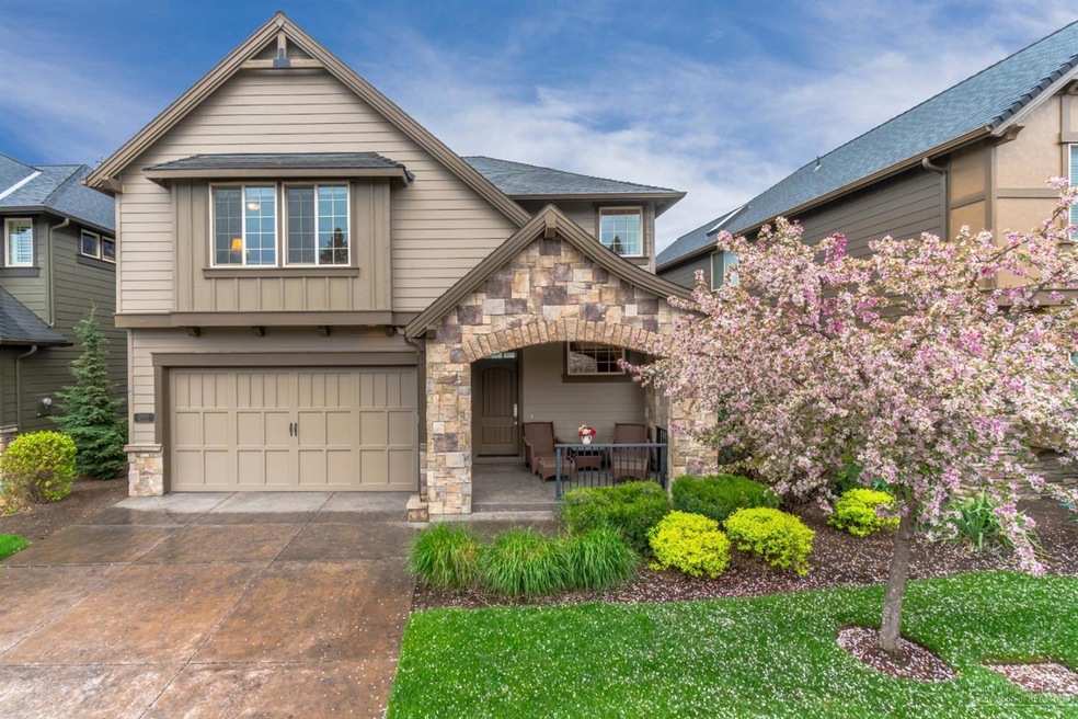 20157 Stonegate Dr, Bend, OR 97702 - photo 1