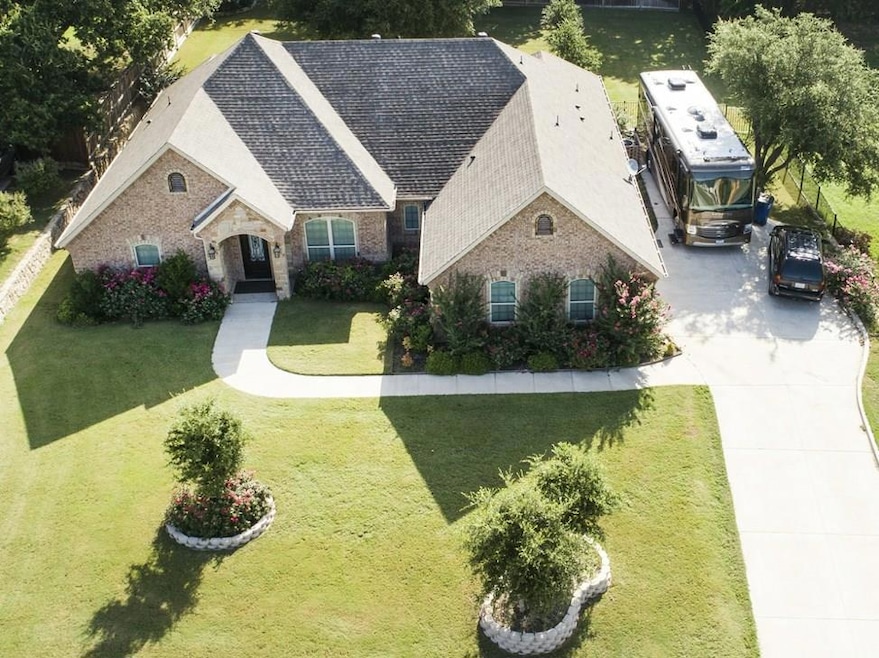 4403 Twin Oak Ct, Granbury, TX 76049 - photo 1