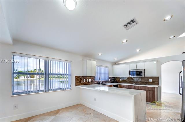 11119 NW 70th St, Doral, FL 33178 - photo 1