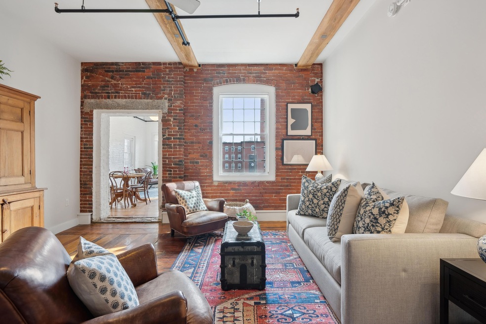 Living room 15-411