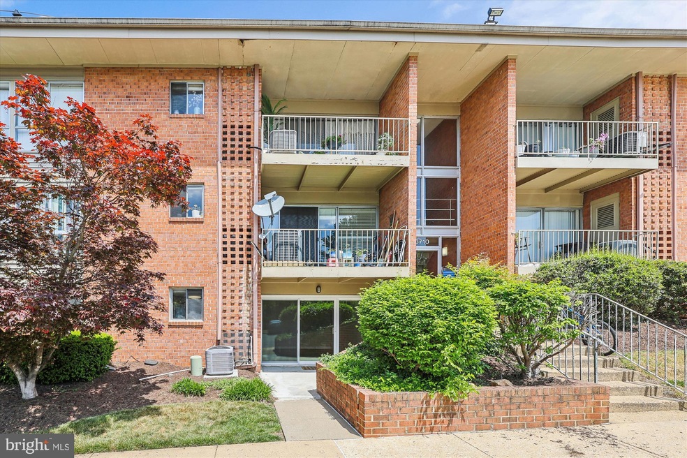 3710 N Rosser St unit T1, Alexandria, VA 22311 - photo 1