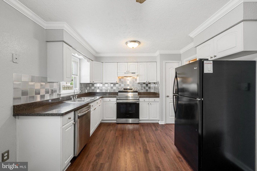 713 W 13th St, Front Royal, VA 22630 - photo 1