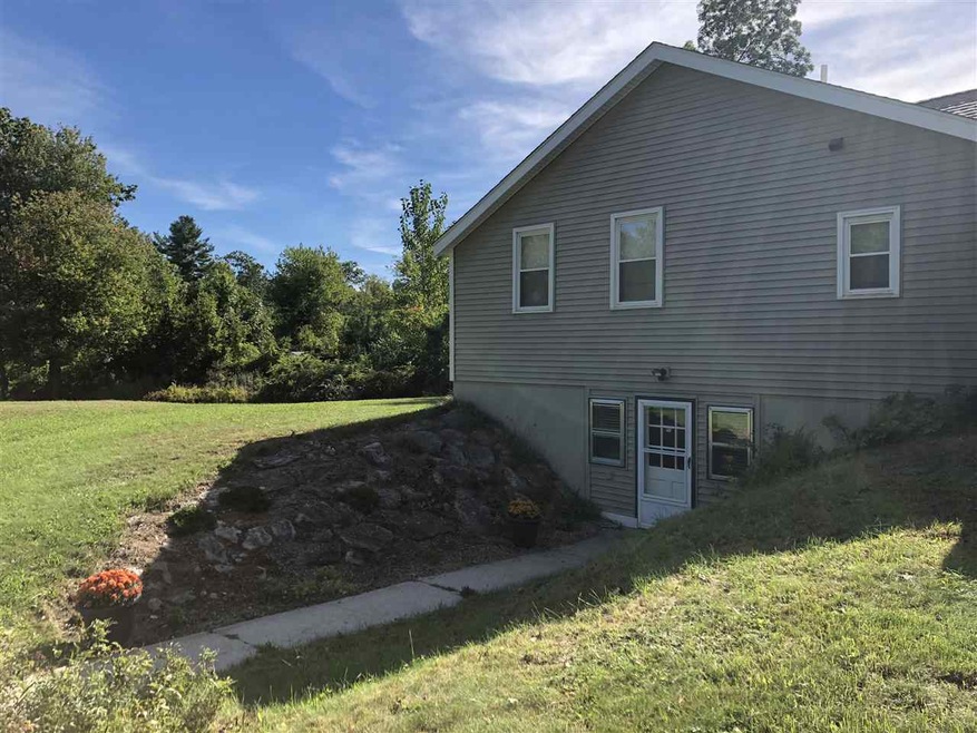 84 Hovey Rd, Londonderry, NH 03053 - photo 1