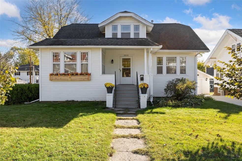 2251 Bever Ave SE, Cedar Rapids, IA 52403 - photo 1
