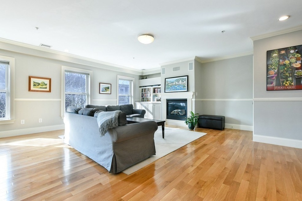 580 E 2nd St unit 5, Boston, MA 02127 - photo 1