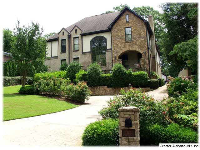 Welcome to 121 Devon Drive!