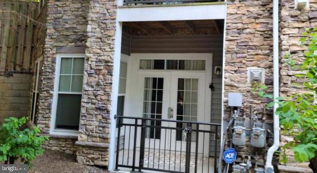 1301 Karen Blvd unit 101, Capitol Heights, MD 20743 - photo 1